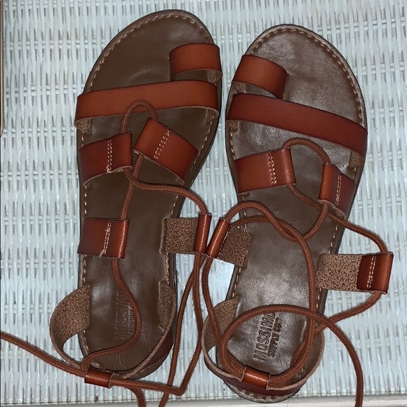 Shoes - Sandals